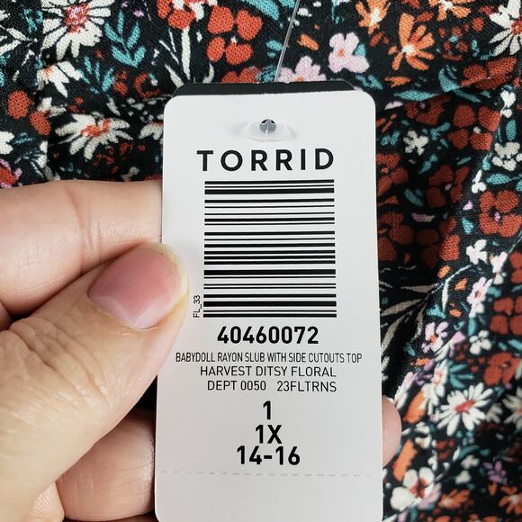 Torrid Women's 1X Side Cutout Babydoll Top Dark Ditzy Floral Flutter Sleeve New - Picture 8 of 12